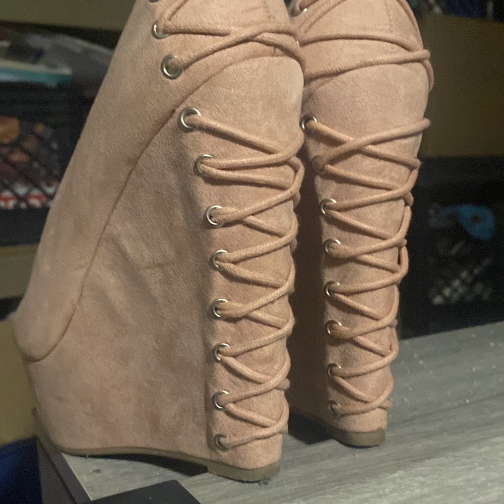 Breckelles Blush Wedges